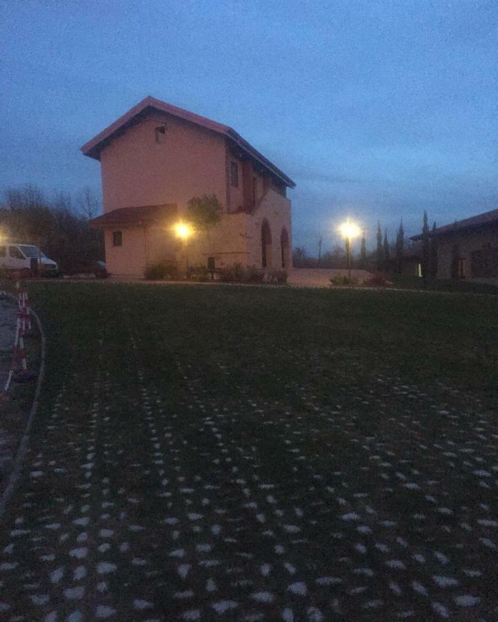 הוילה Poleio Agriturismo Montebeltrano מראה חיצוני תמונה